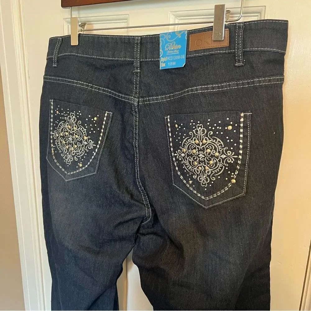 DKNY Dark Blue Capri Pants - Picture 5 of 5